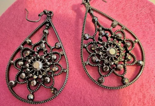 Midnight Bloom Teardrop Earrings image indicator(2)