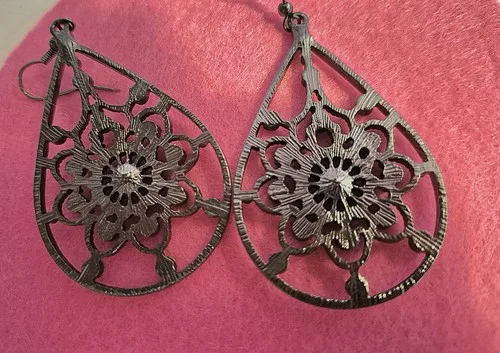 Midnight Bloom Teardrop Earrings image indicator(4)