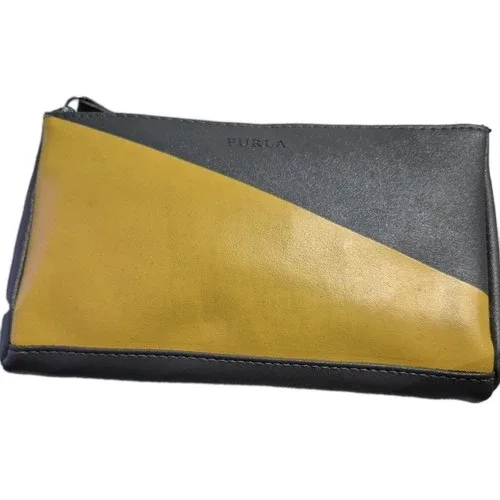 Furla Eva Accessories Bag With Sleep Mask image indicator(2)