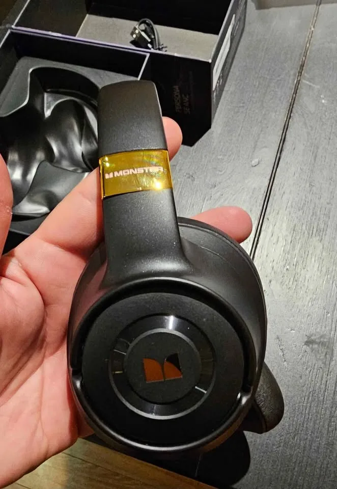 Monster Persona Se Anc. Wireless headphones image indicator(8)