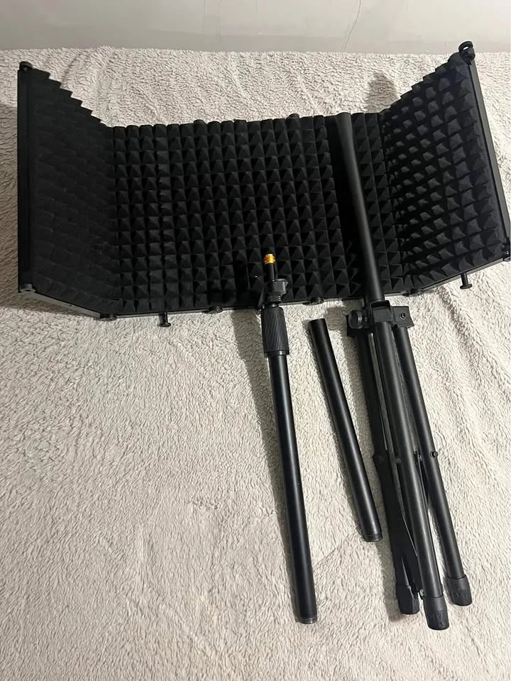Adjustable mic stand + isolator shield