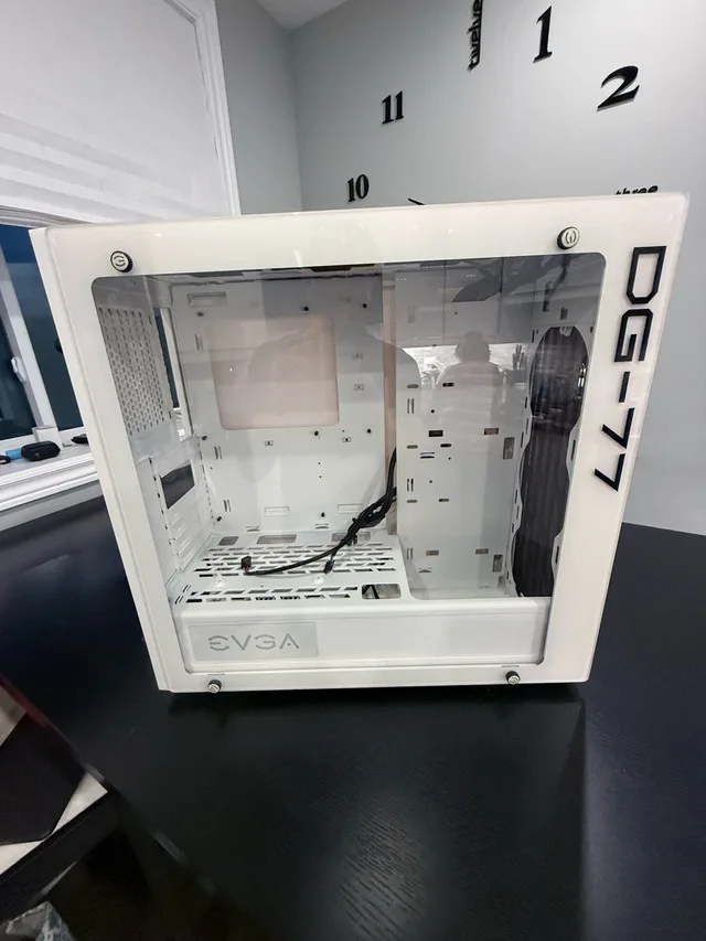 EVGA DG-77 PC Case thumbnail