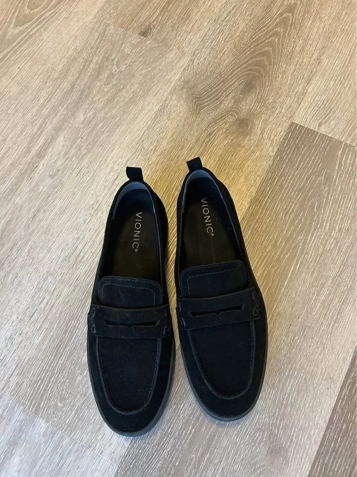 Vionic Uptown Loafer Black Suede image indicator(2)