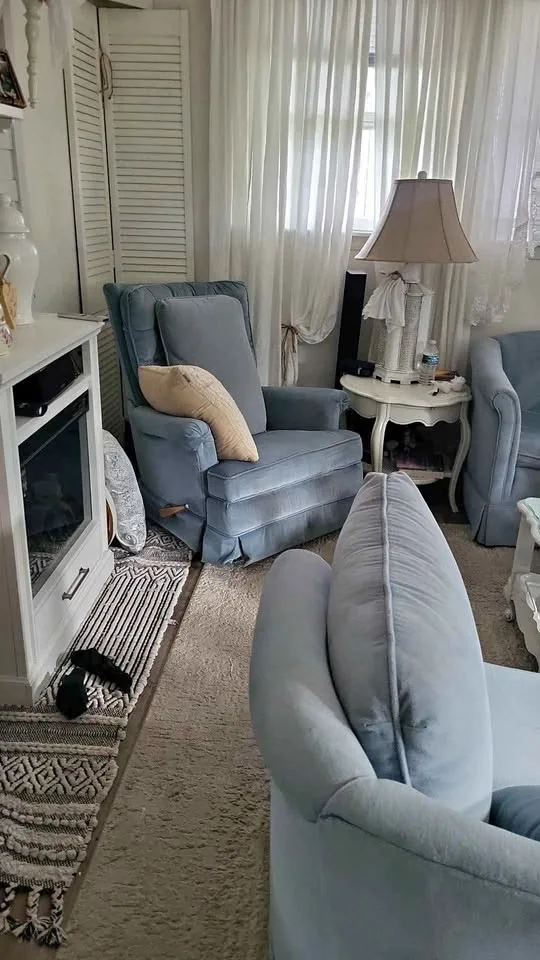 Hermosa Sala en terciopelo azul cielo 3 PIEZAS SOFÁ, LOVE SEAT thumbnail