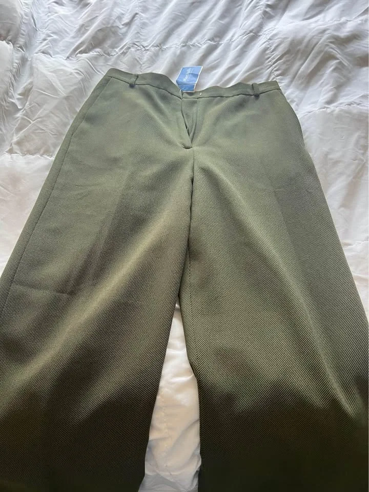 Ladies pants – size 10 – port Union/401/Pickering location image indicator(2)