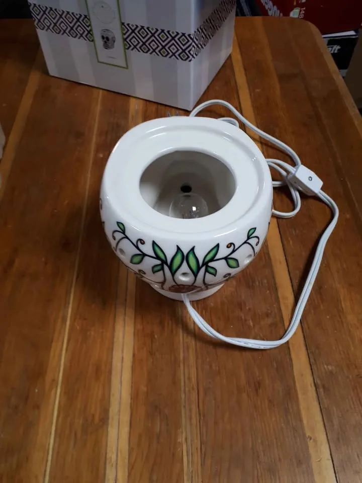 Candy Skull Scentsy Burner image indicator(2)