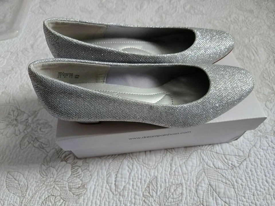 New beautiful shoes size 9 1/2 image indicator(2)