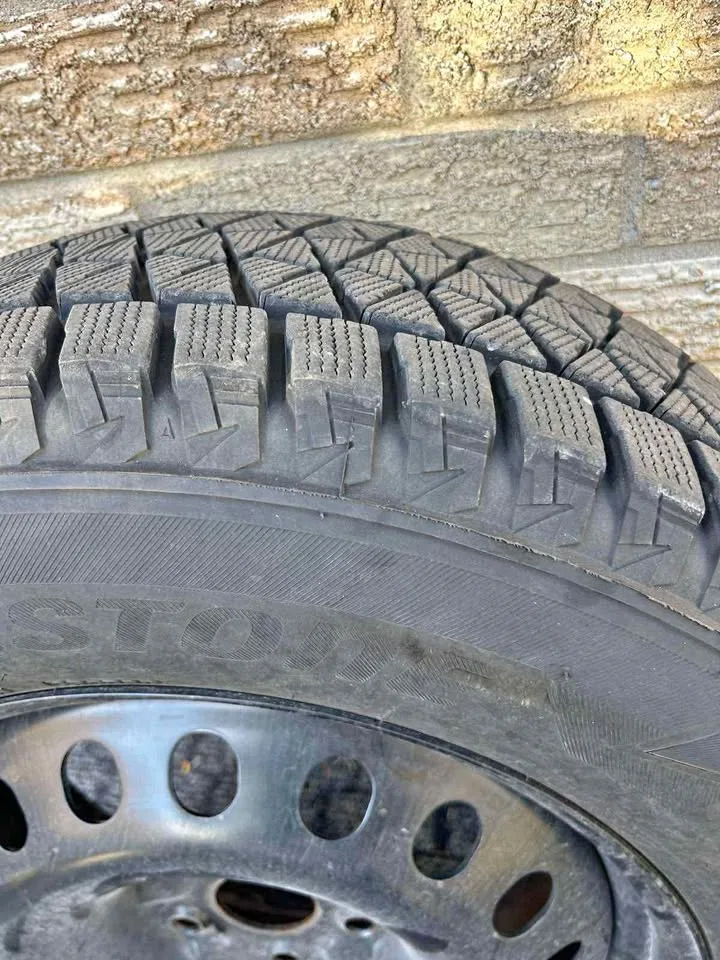 Bridgestone Blizzak winter tires with rims - Toyota Highlander -
