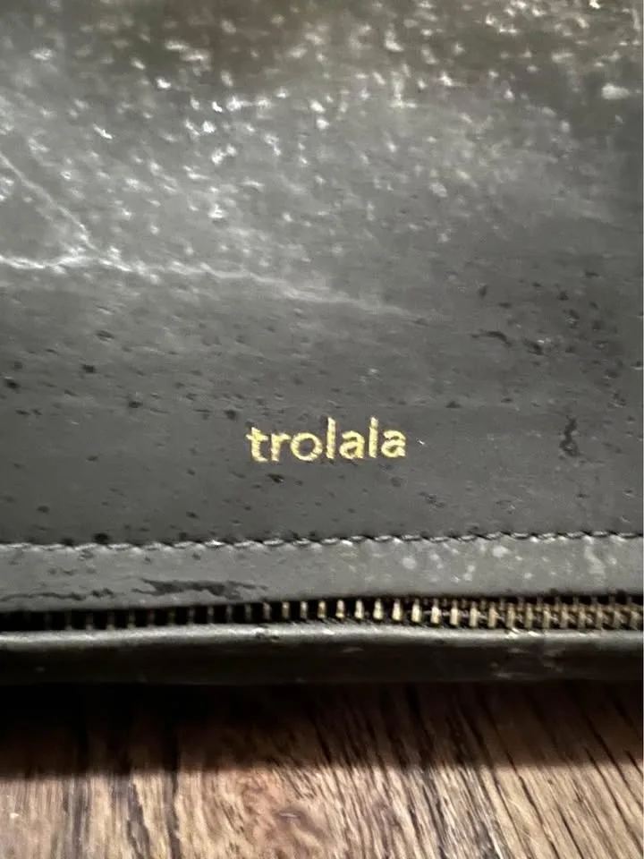 LaFlore Paris Trolala vegan leather convertible trolley bag image indicator(3)