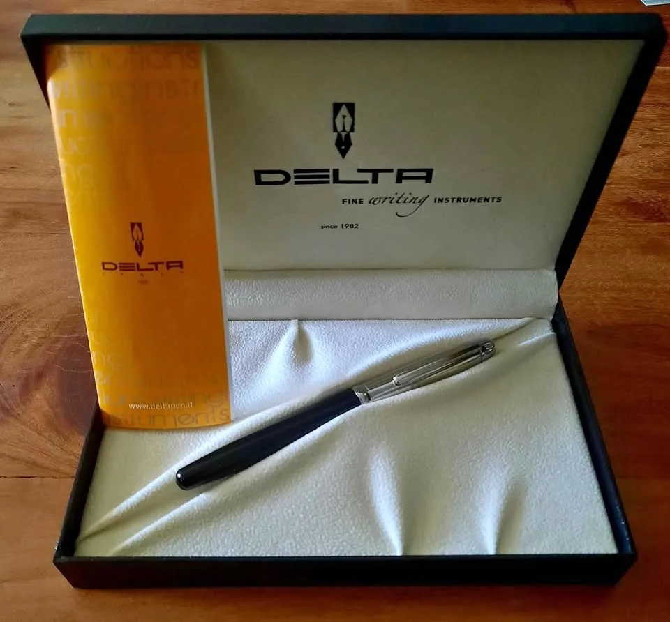 DELTA Graffiti Fountain Pen - VINTAGE