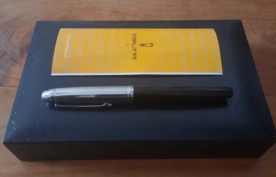 DELTA Graffiti Fountain Pen - VINTAGE image indicator(2)