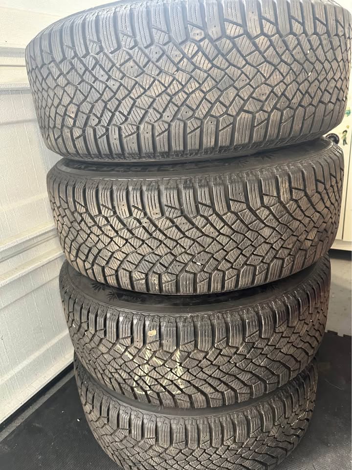 Landrover Winter Tires with Rims 255/55 R20 Continental IceC - photo 2