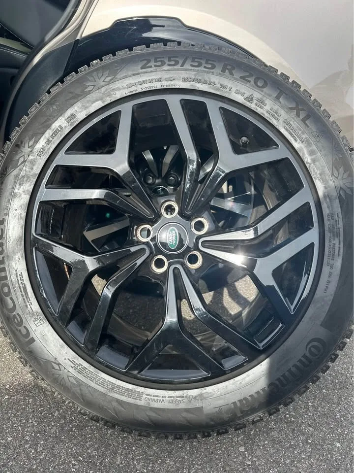 Landrover Winter Tires with Rims 255/55 R20 Continental IceC image indicator(6)