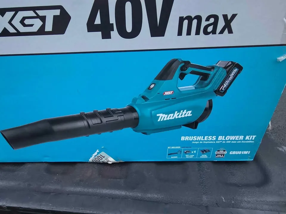 Makita XGT 40V Max Cordless Leaf Blower Kit image indicator(2)