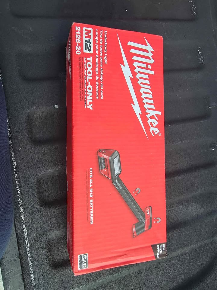 Milwaukee M12 Undercarrage LED Light + Battery - photo 3