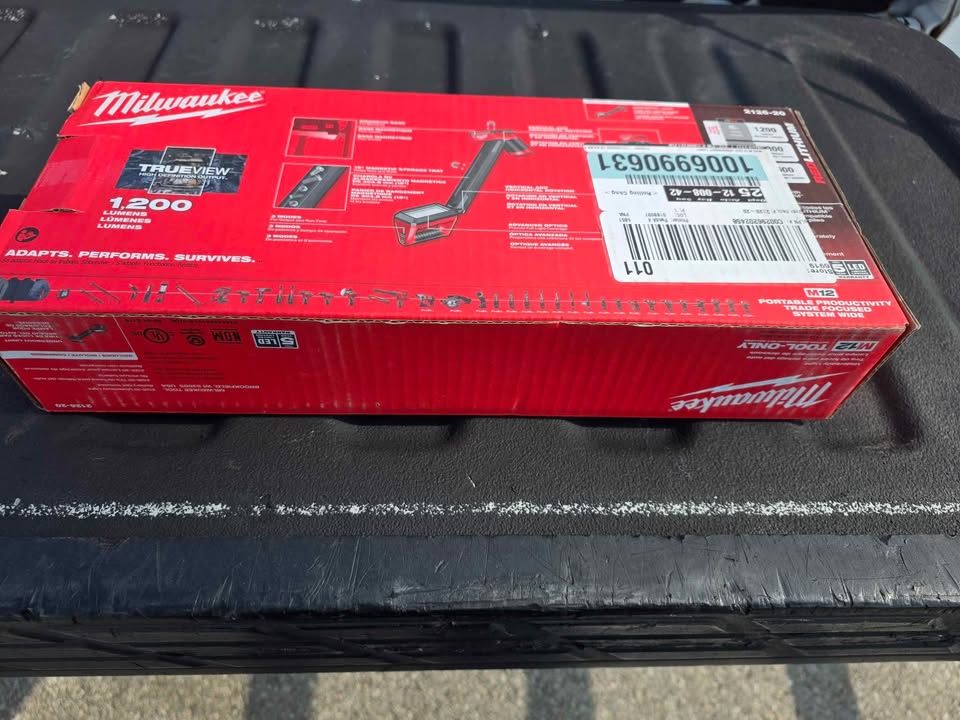 Milwaukee M12 Undercarrage LED Light + Battery - photo 5