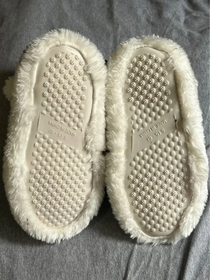 Ladies slippers image indicator(2)