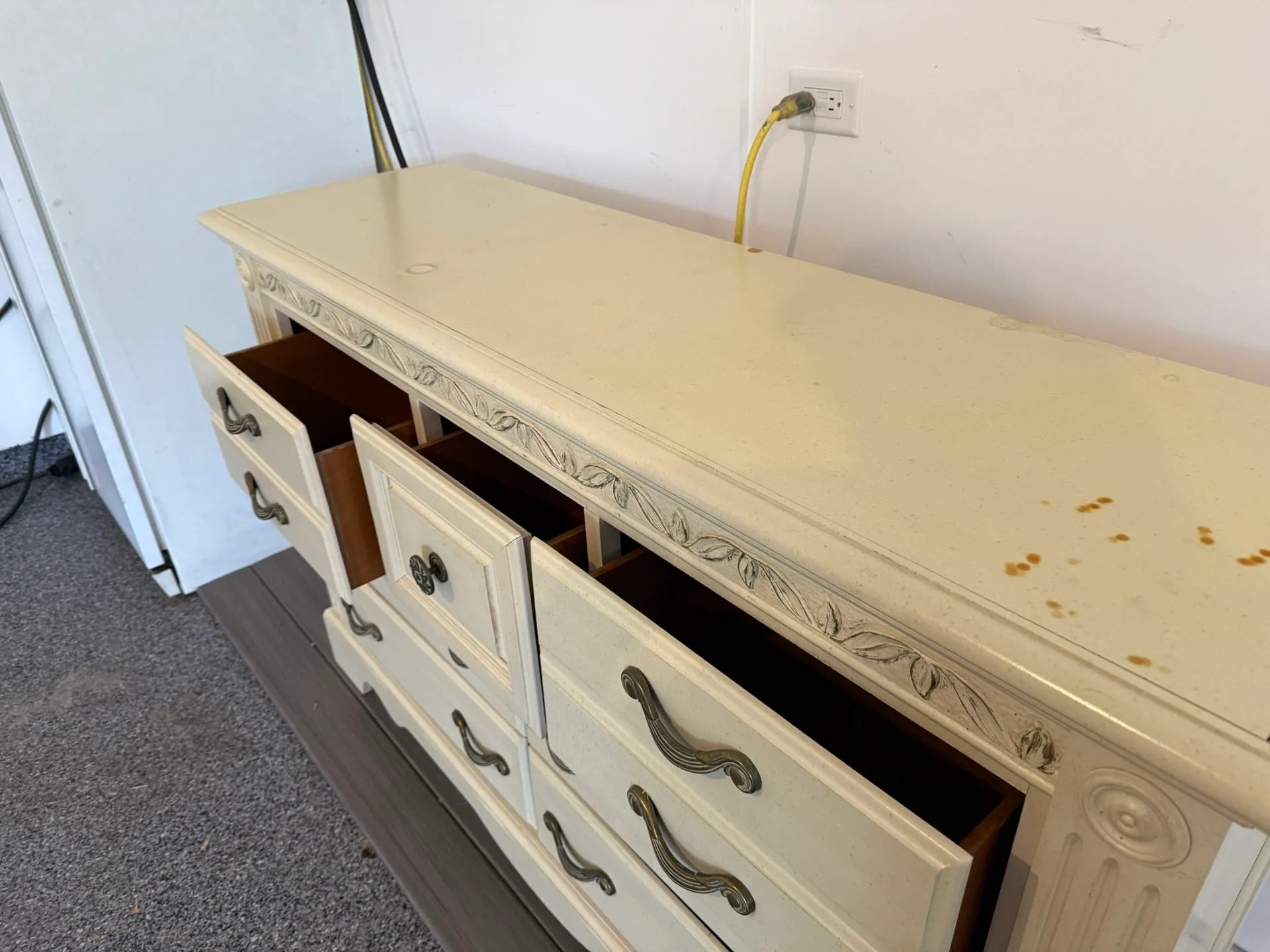 6-Drawer Wood Dresser image indicator(3)