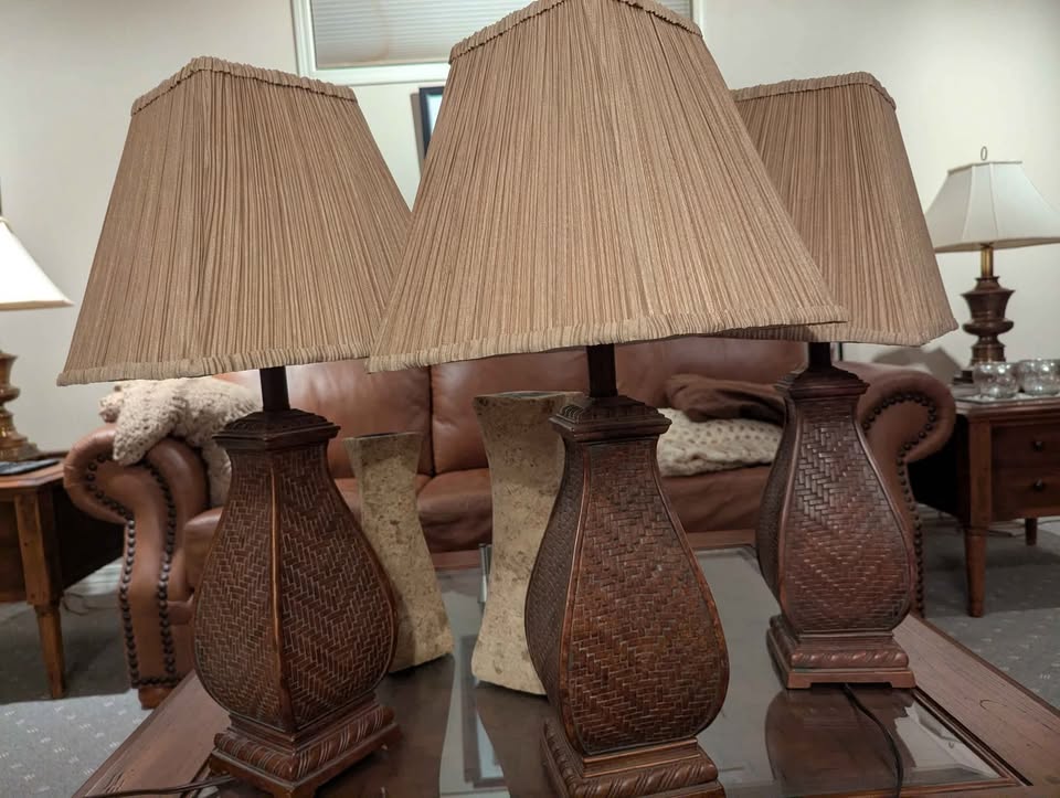 Couches lamps coffee table end tables please read post before me