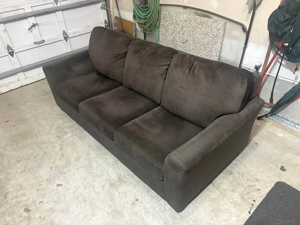 FREE DELIVERY✅ MICRO SUEDE GREY LARGE 3 SEATER COUCH / SOFA image indicator(2)