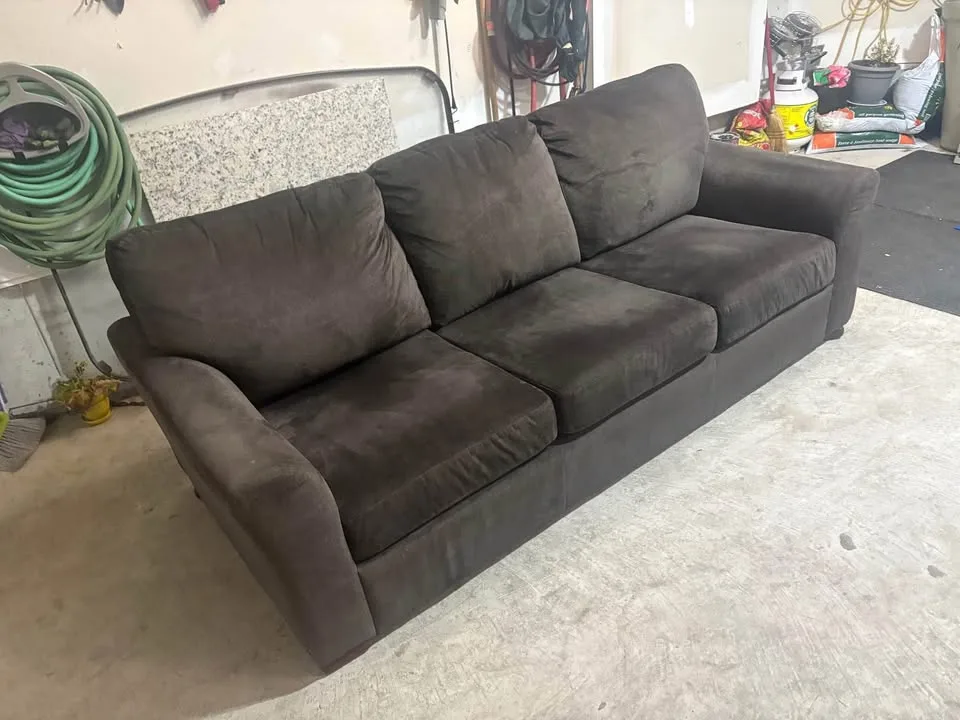 FREE DELIVERY✅ MICRO SUEDE GREY LARGE 3 SEATER COUCH / SOFA image indicator(3)