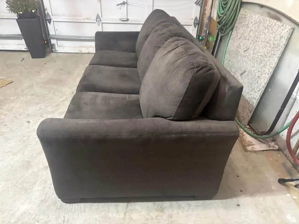 FREE DELIVERY✅ MICRO SUEDE GREY LARGE 3 SEATER COUCH / SOFA image indicator(6)