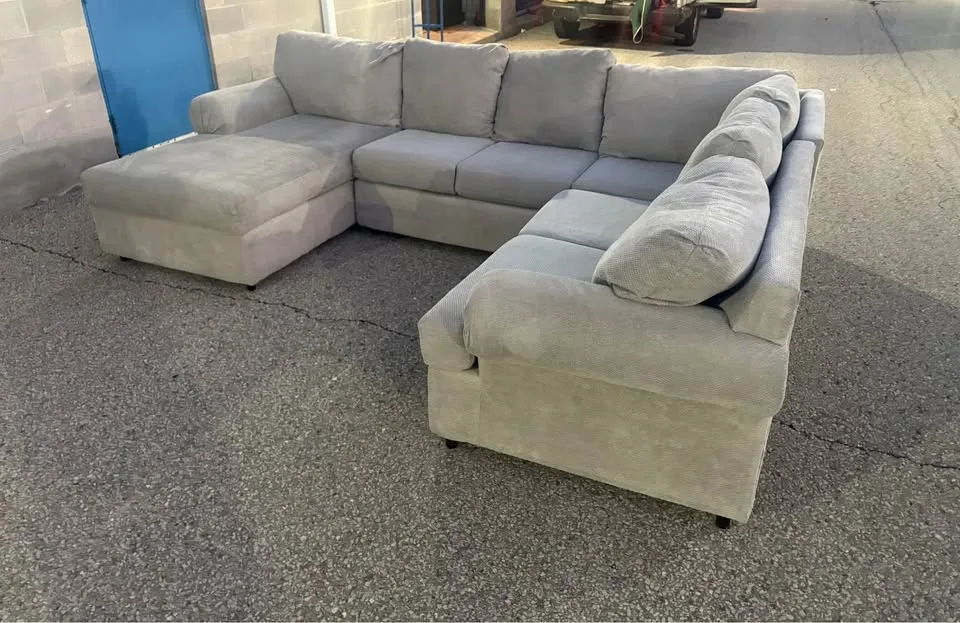 FREE DELIVERY✅ GREY LARGE U SHAPE SECTIONAL COUCH / SOFA image indicator(2)