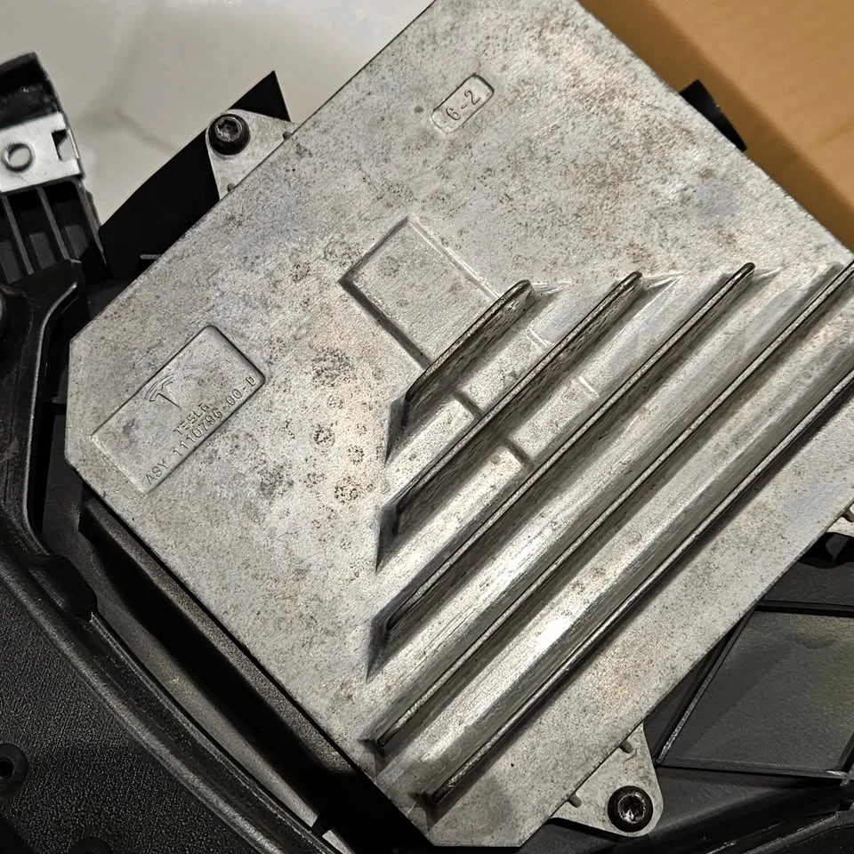 Tesla [hidden information]-C MODEL 3 RIGHT LED HEADLIGHT REFLECT image indicator(2)