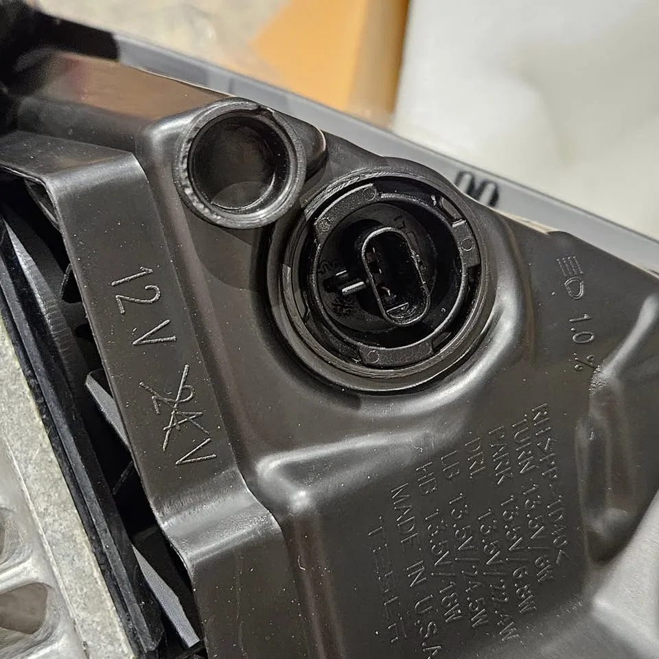 Tesla [hidden information]-C MODEL 3 RIGHT LED HEADLIGHT REFLECT image indicator(4)