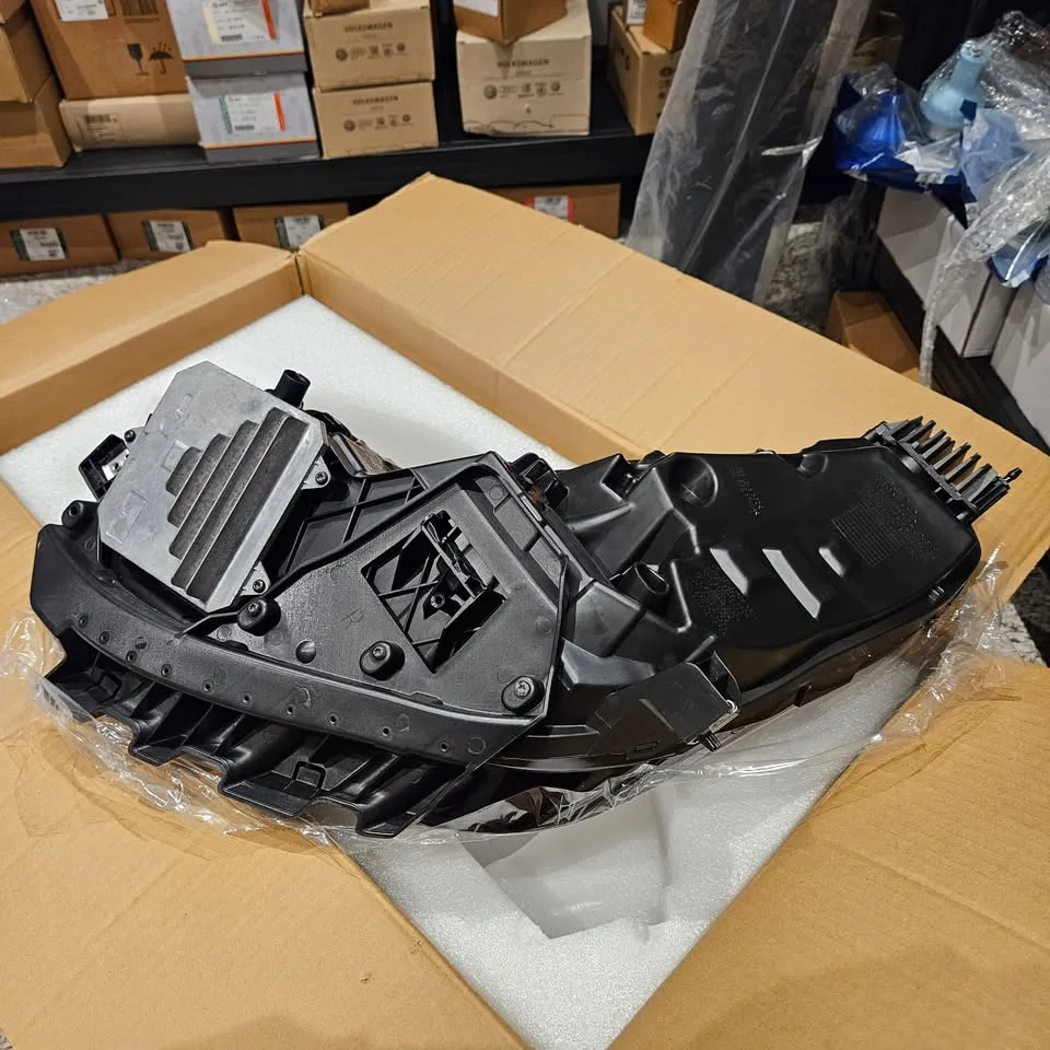 Tesla [hidden information]-C MODEL 3 RIGHT LED HEADLIGHT REFLECT image indicator(7)