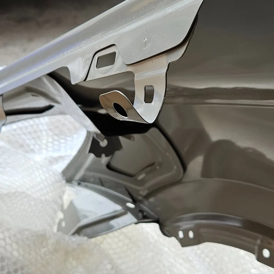 Tesla MODEL Y FRONT FENDER RIGHT SIDE NEW image indicator(4)