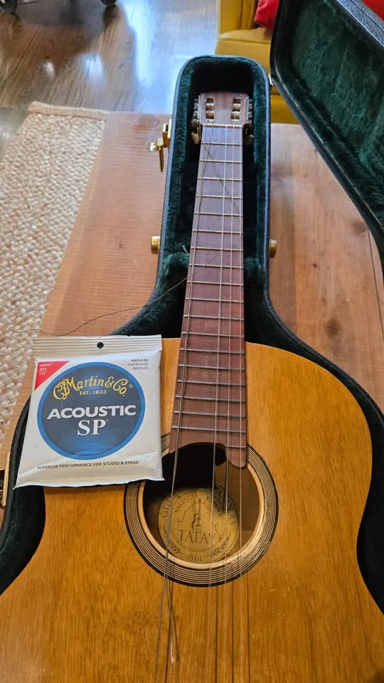 Tatay Classical Spanish Guitar Vintage, Handmade in Valencia + image indicator(10)