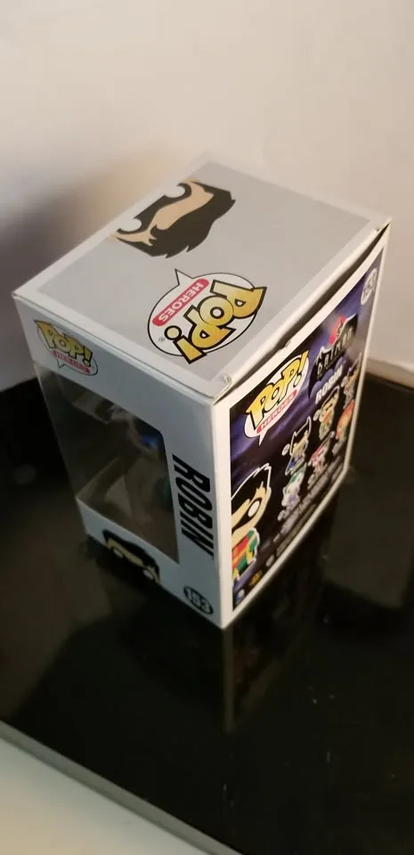 Funko ROBIN (153) image indicator(2)