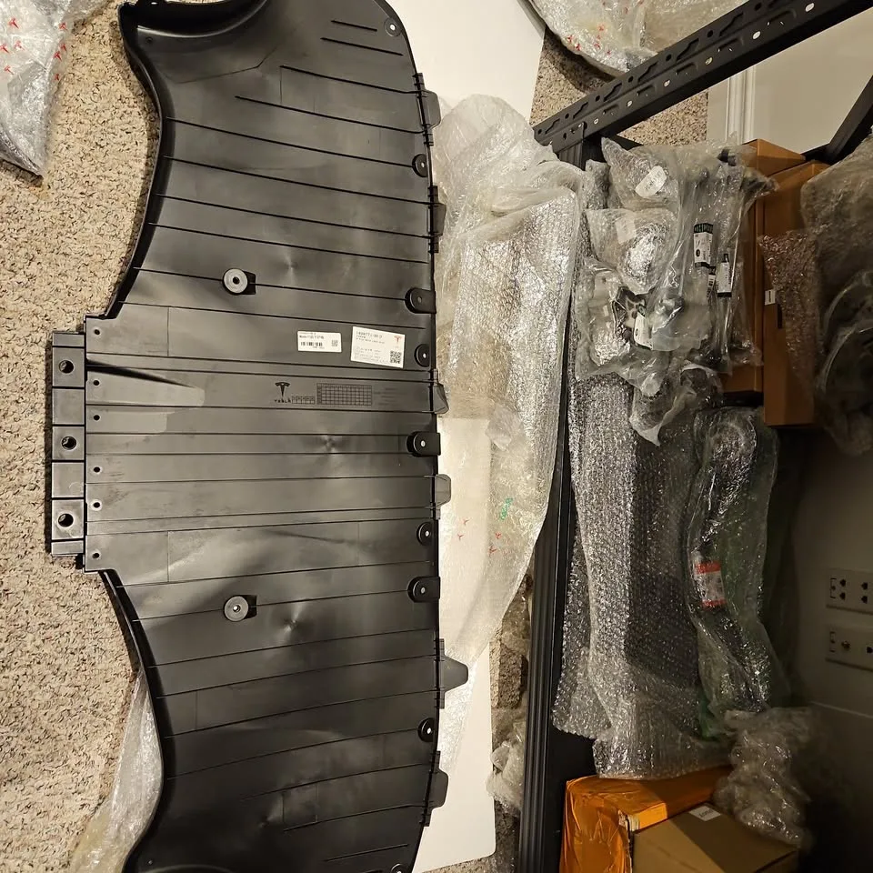 Tesla [hidden information]-C Model Y rear bumper under body lowe image indicator(3)