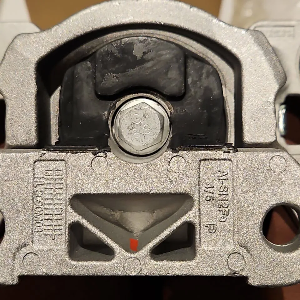 OEM LR024738 LAND ROVER TRANSMISSION MOUNT image indicator(3)