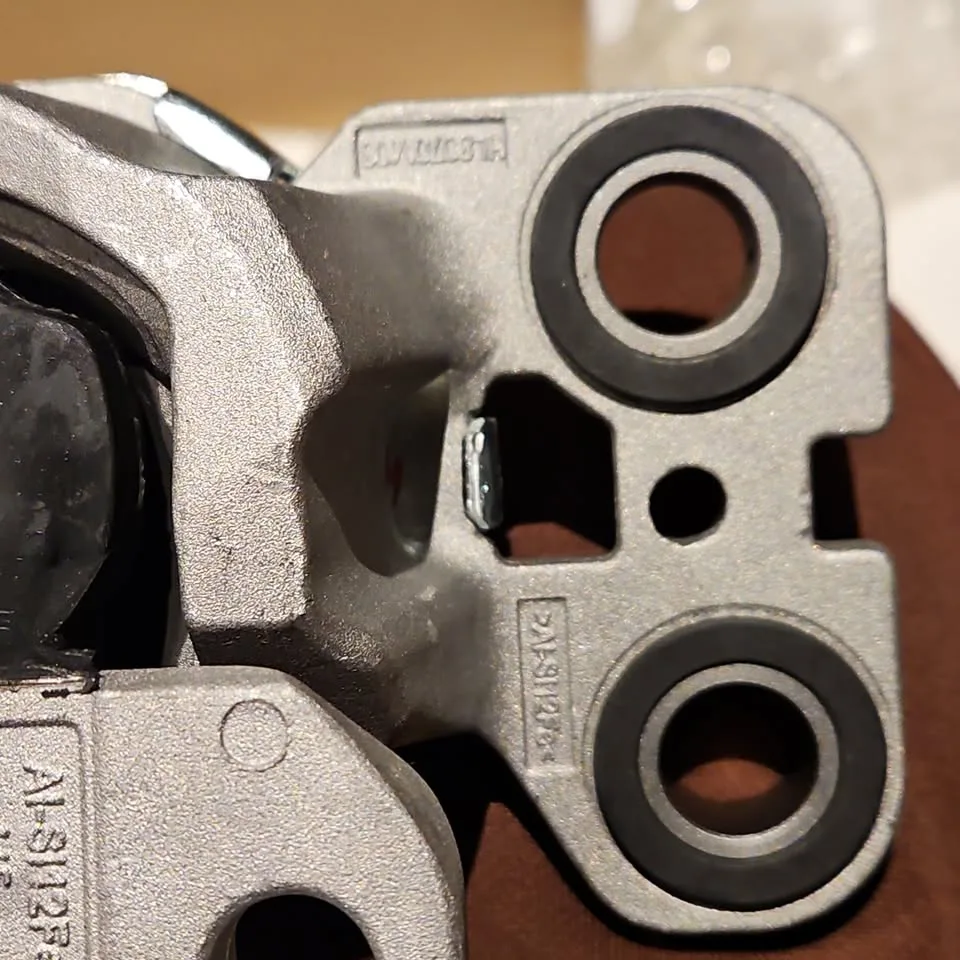 OEM LR024738 LAND ROVER TRANSMISSION MOUNT image indicator(4)