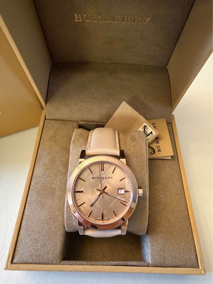 Burberry Women’s Watch Genuine leather (Brand New) - photo 2