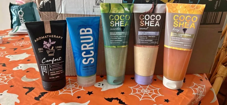 Bath & Body Works body scrubs thumbnail