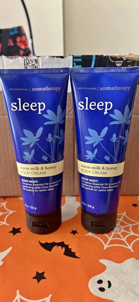Bath & Body Works warm milk and honey body cream thumbnail