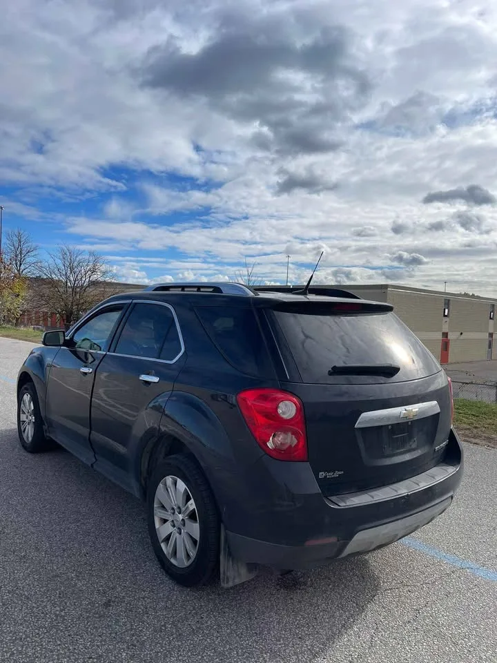 2011 Chevrolet Equinox image indicator(2)