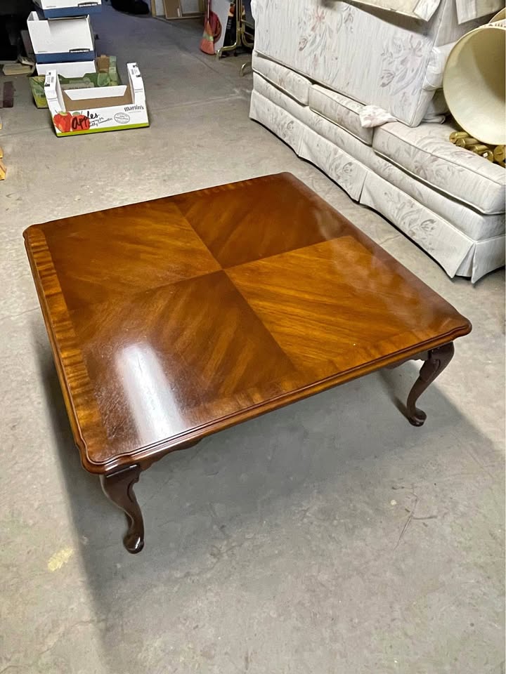 Thomasville French style cocktail table