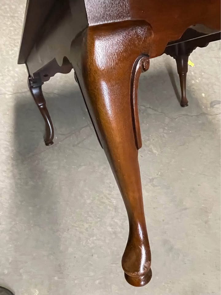 Thomasville French style cocktail table - photo 2