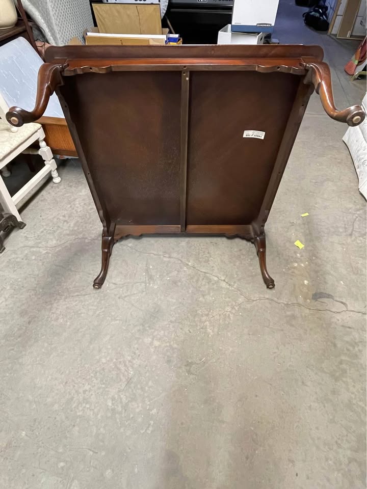 Thomasville French style cocktail table - photo 3
