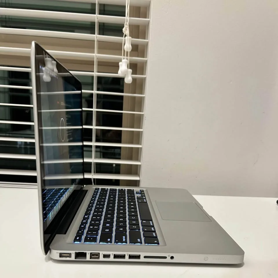 2012 MacBook Pro (i5/16GB/512GB) image indicator(3)