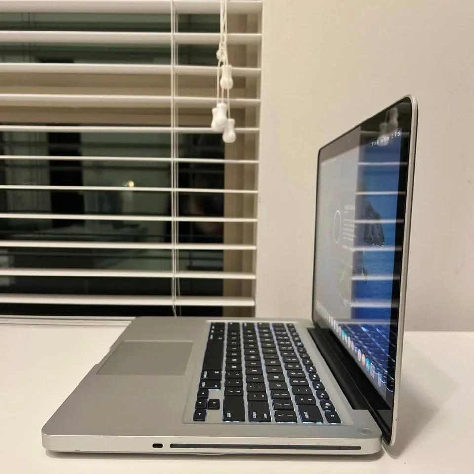 2012 MacBook Pro (i5/16GB/512GB) image indicator(4)