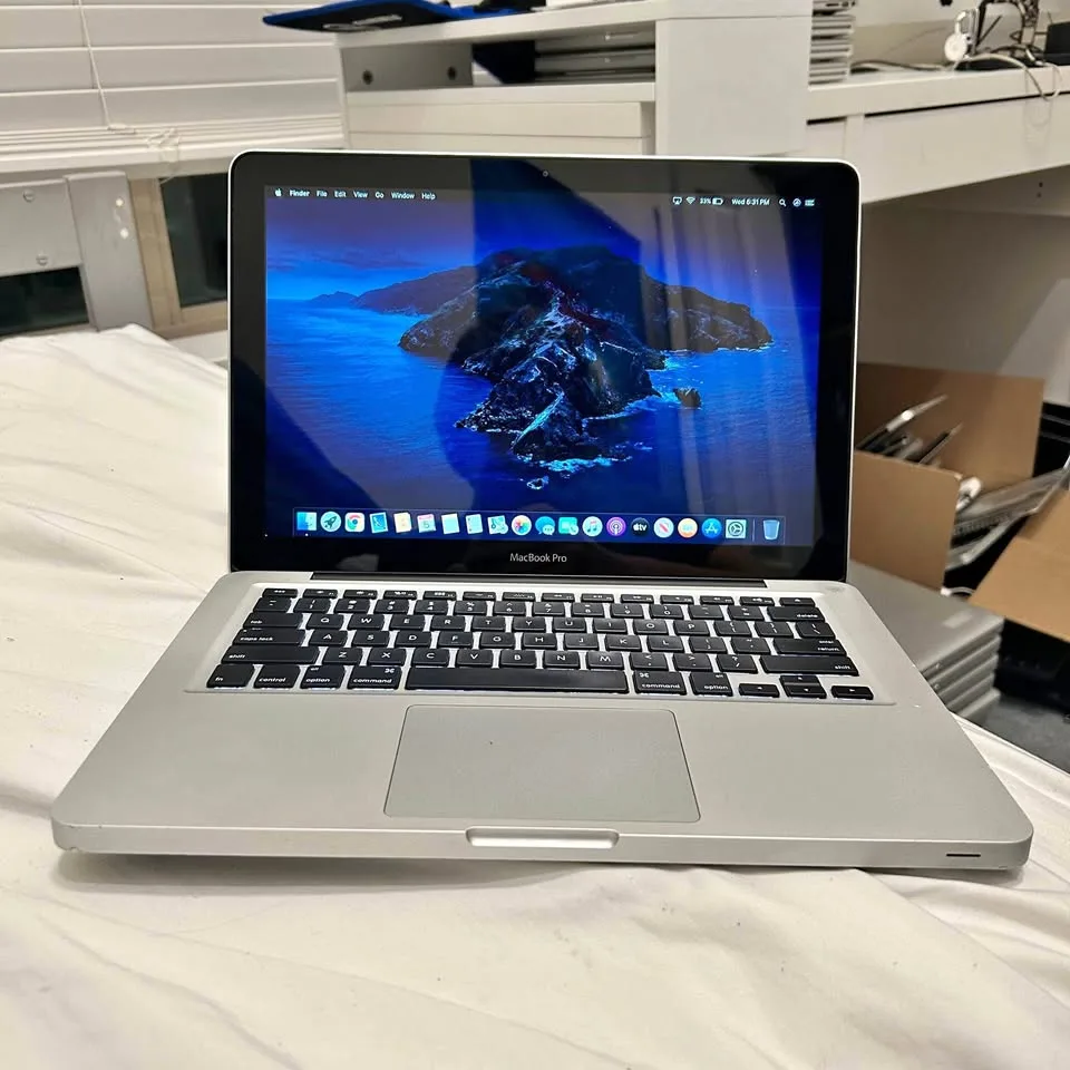 2012 MacBook Pro (i5/8GB/256GB) thumbnail