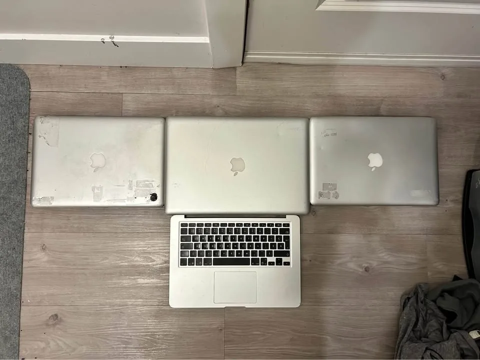 4 MacBook Lot image indicator(2)