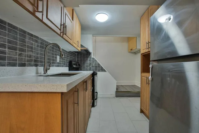 1 bedroom basement Apartment for rent image indicator(3)