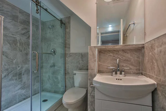 1 bedroom basement Apartment for rent image indicator(7)