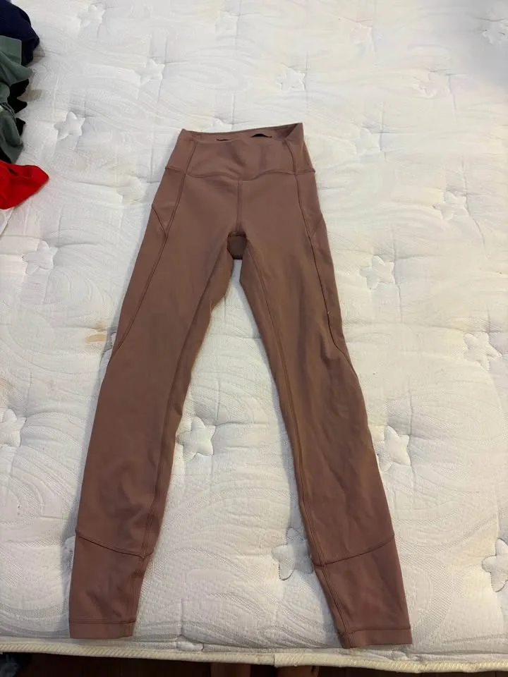 2 Lululemon Leggings image indicator(2)